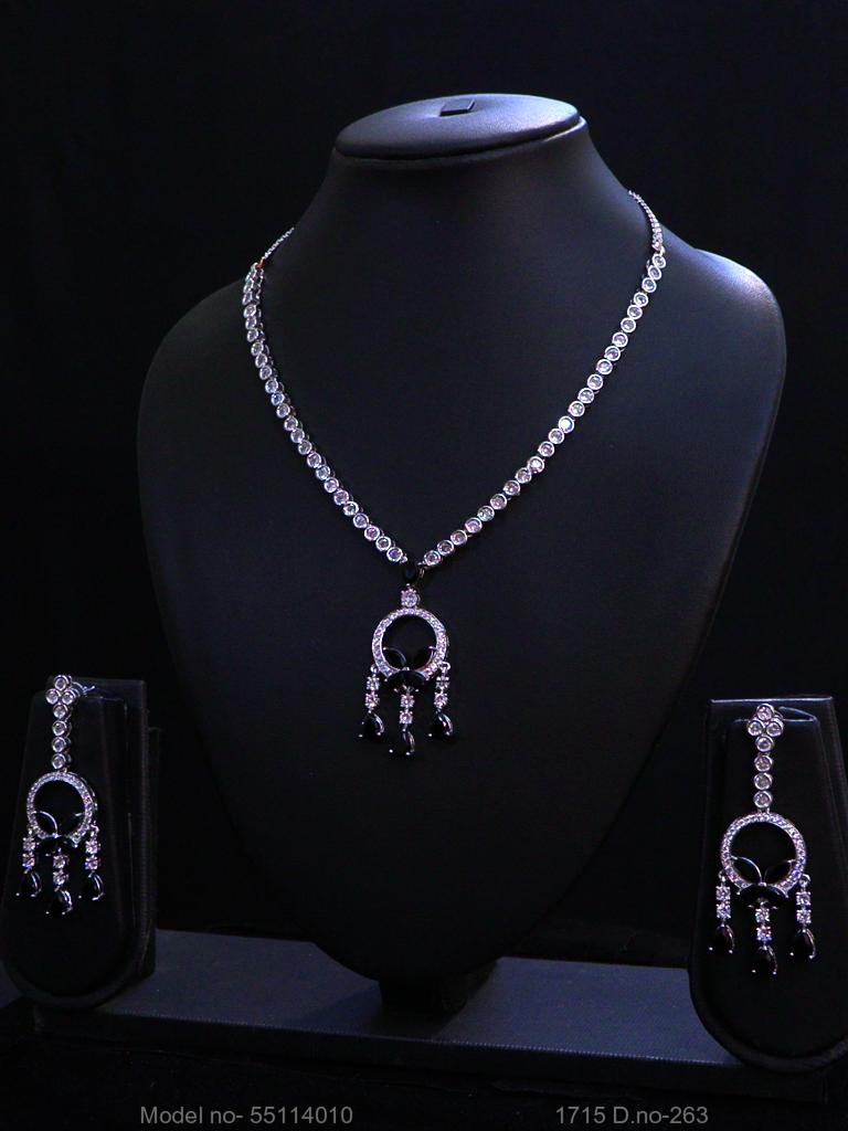 A Classic Cz Set for all Parties - View 2