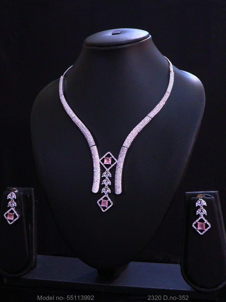 Eye catchy Necklace set - View 2