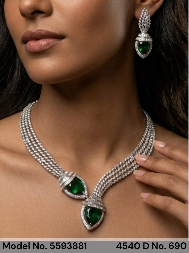 Traditional Necklaces in Trend