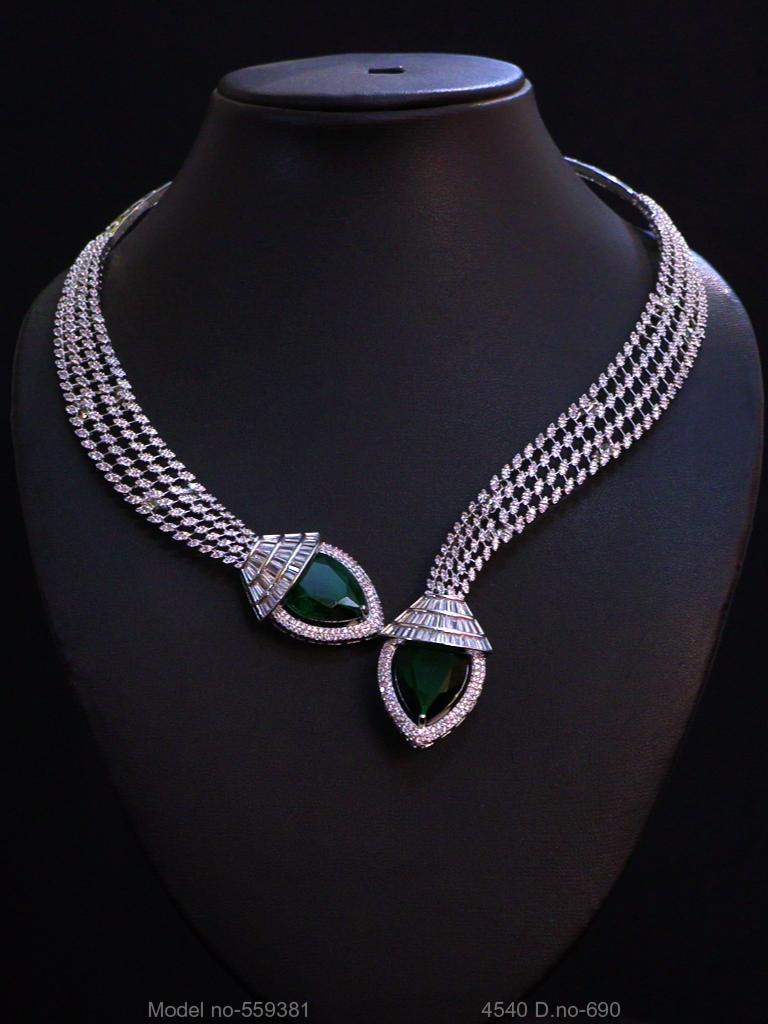Traditional Necklaces in Trend