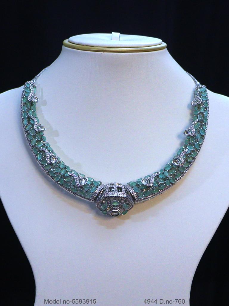 Traditional Necklaces in Trend
