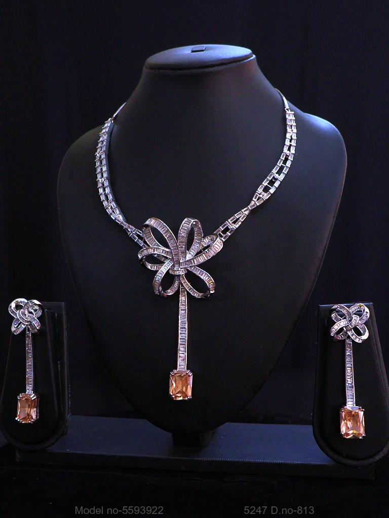 The best Gift for a Woman ! Jewelry