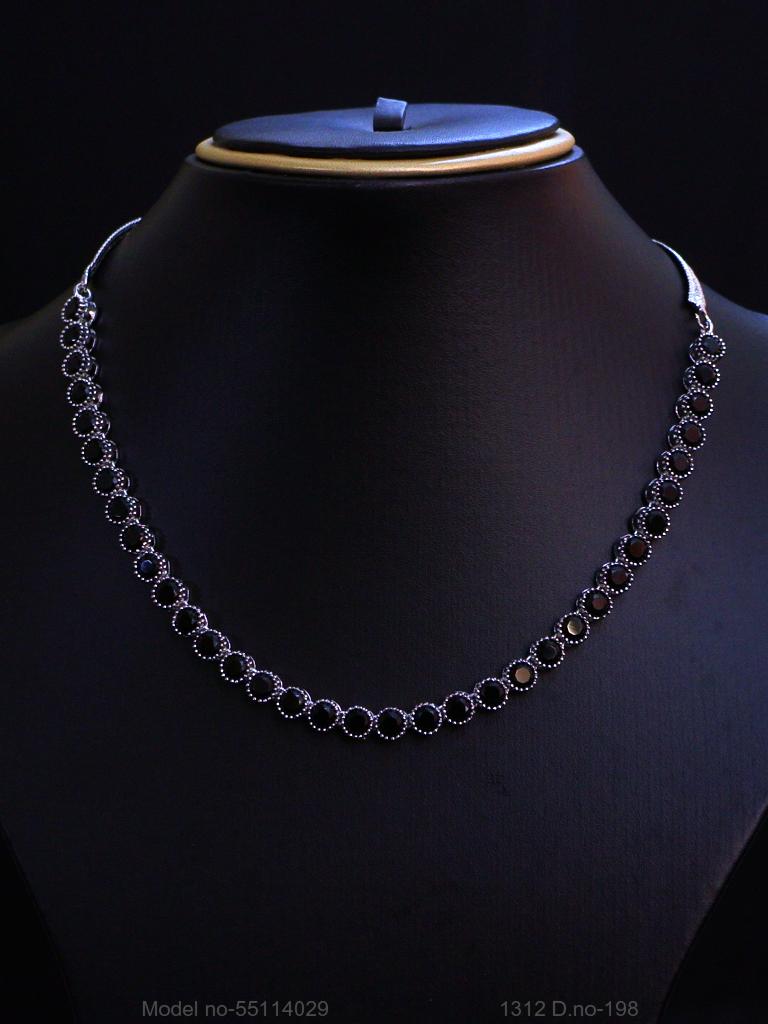 Classic Jewelry Set - View 2