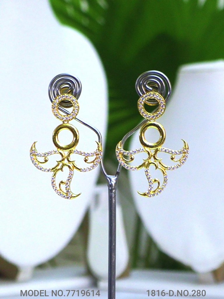 Handcrafted in India | Jewelry Set - View 3 - Amaara World