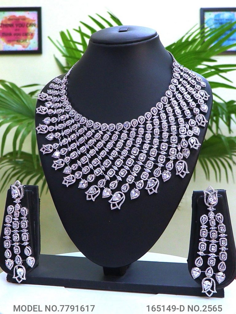 Gift Necklace Set in CZ - Style 1 - Amaara World