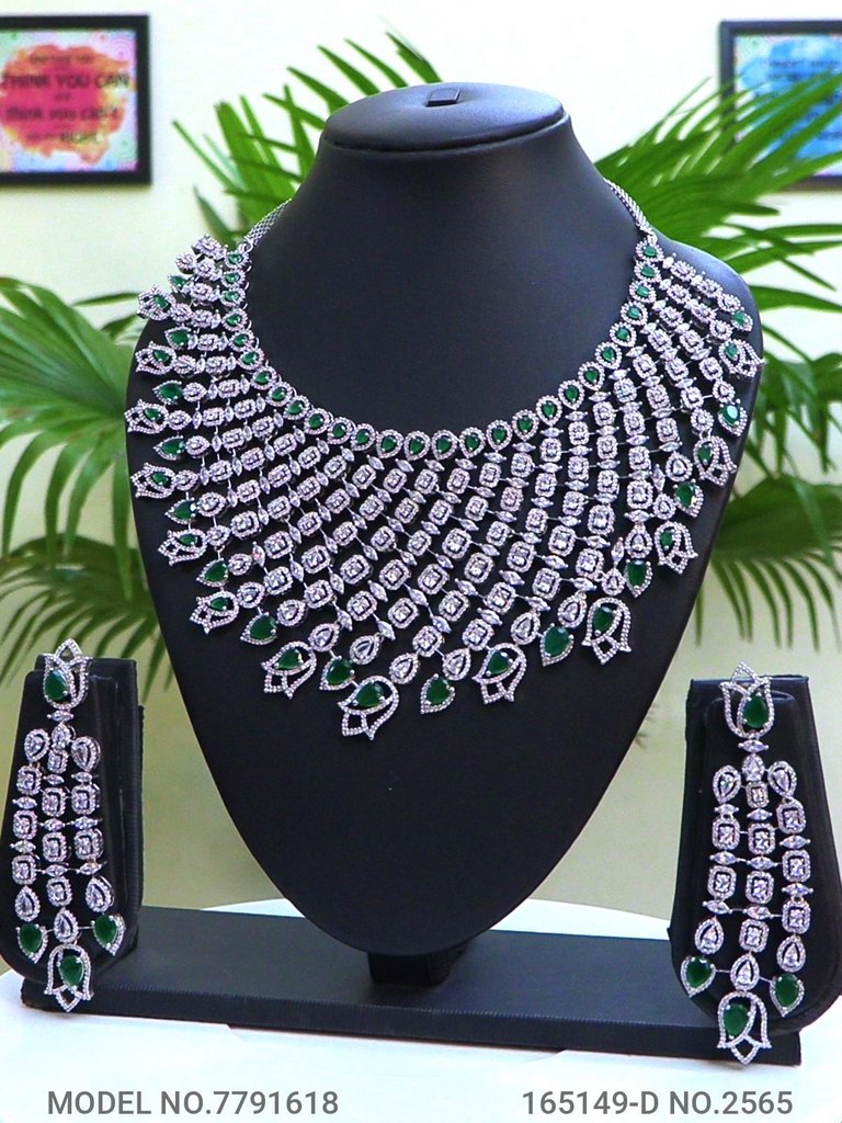 Gift Necklace Set in CZ - Style 2 - Amaara World