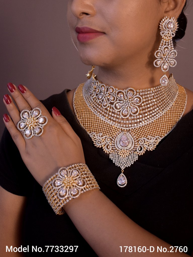 Original Handcrafted Zircon Set - 7733297 - View 1