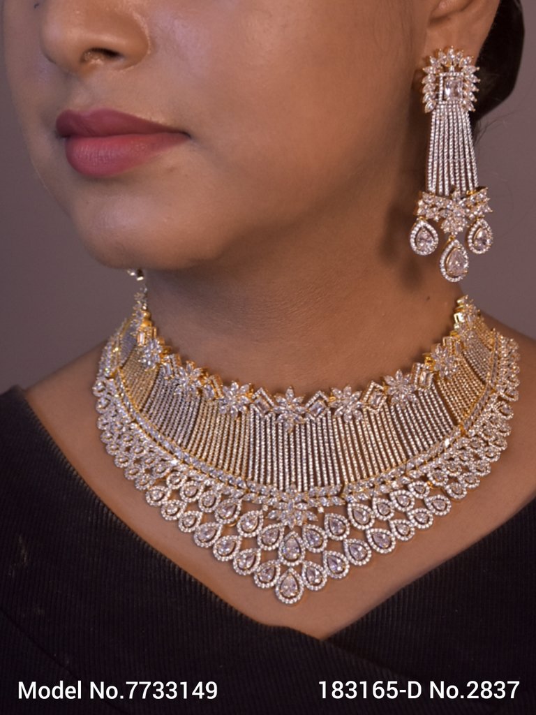 Original Handcrafted Zircon Set - 7733149 - View 1