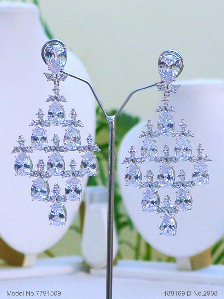 Bridesmaid Necklace Set for Traditional Weddings - View 3 - Amaara World