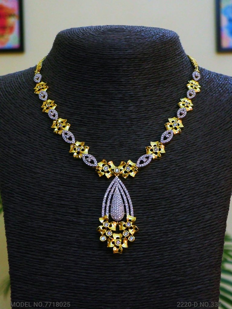 Classic Gift for Her - View 2 - Amaara World