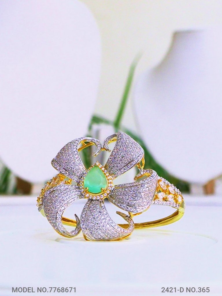 Diamond Touch Bracelet - Style 2 - Amaara World