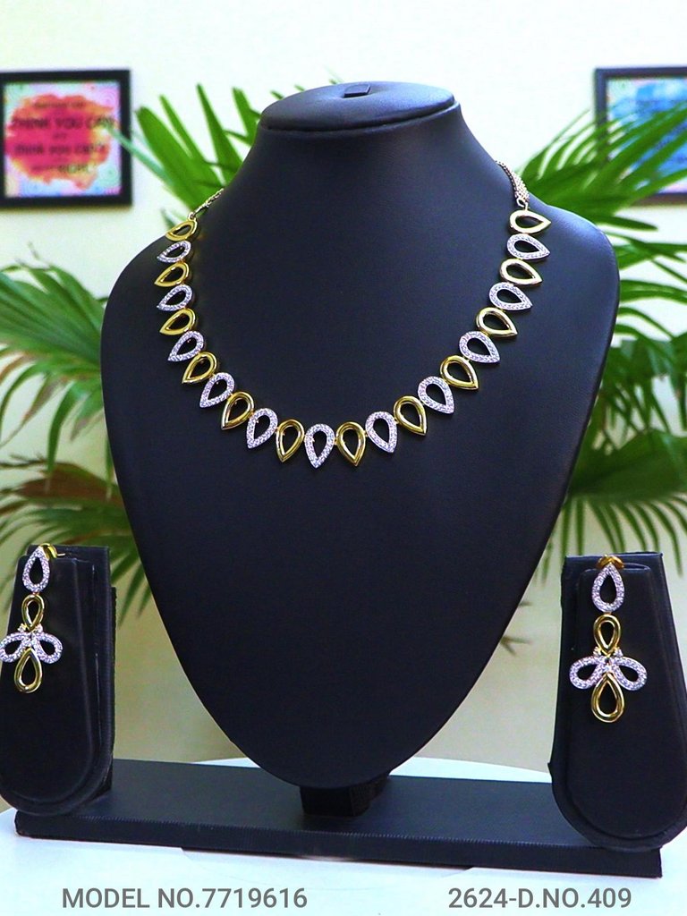 Classic Modern Day Gift Jewelry for Women - Amaara World USA - SKU 7719616