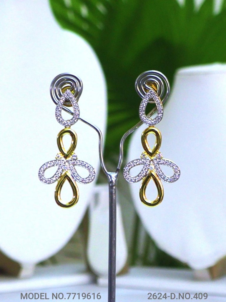 Classic Modern Day Gift Jewelry for Women - View 3 - Amaara World