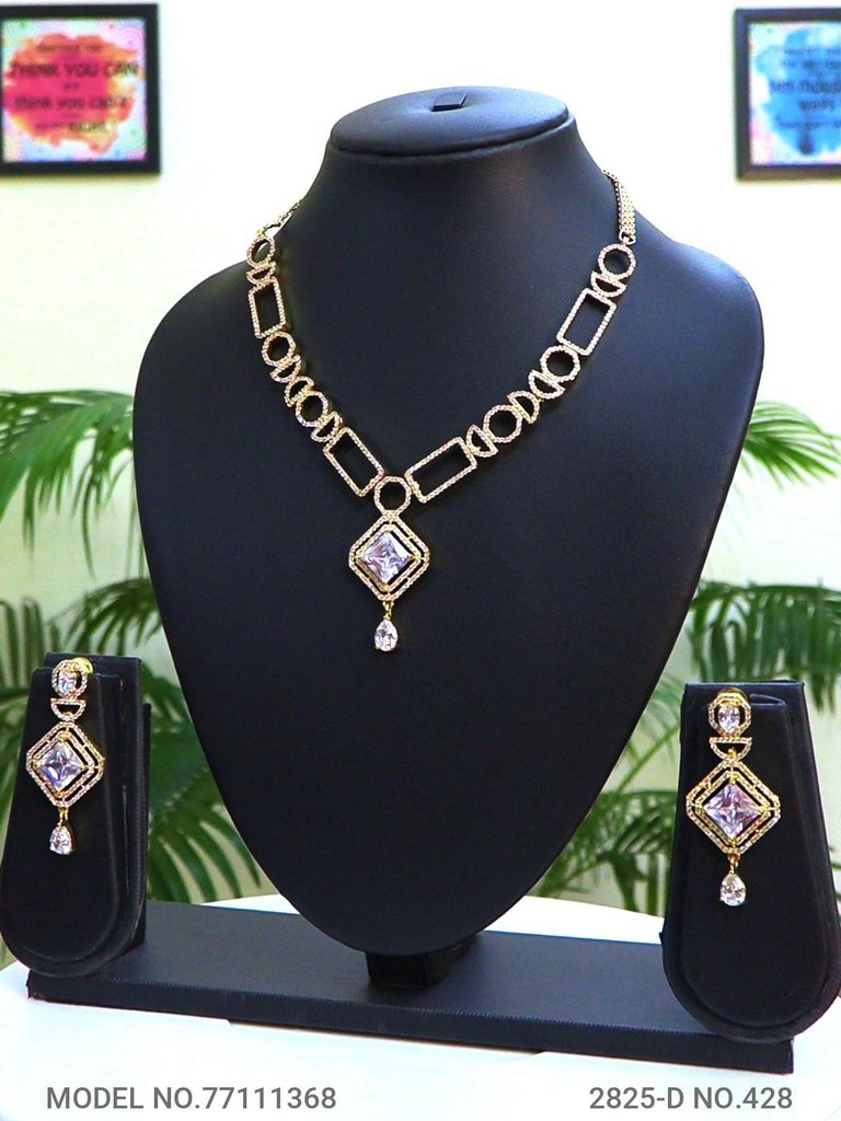 When Tradition meets Trend - Style 4 - Amaara World