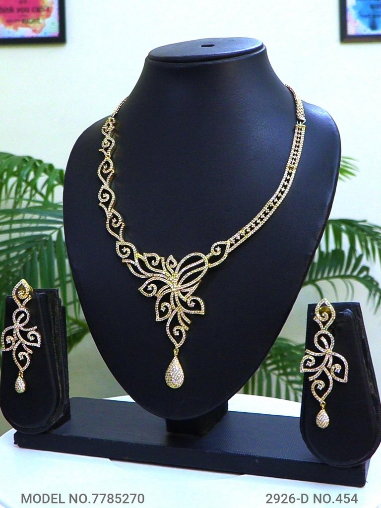 Traditional American Diamond Set - Style 3 - Amaara World