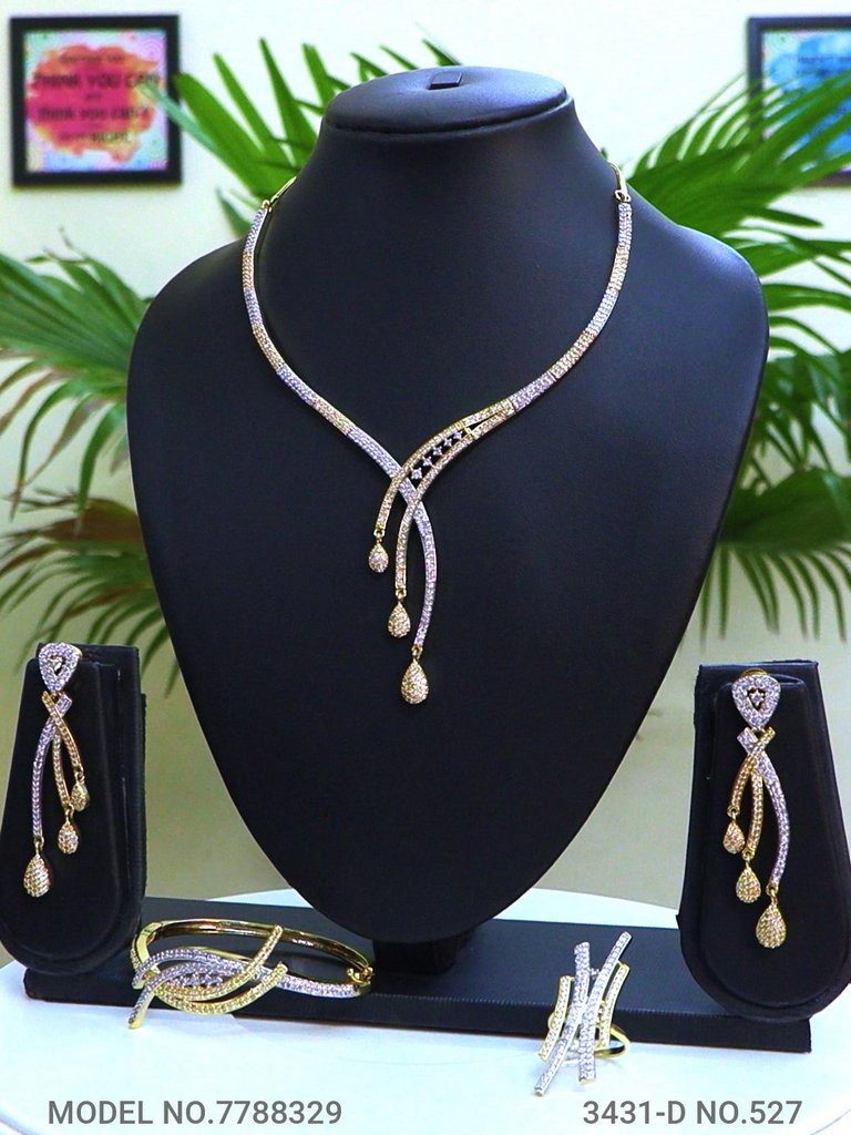 Need to woo a Woman ! Here it is.. - Style 2 - Amaara World