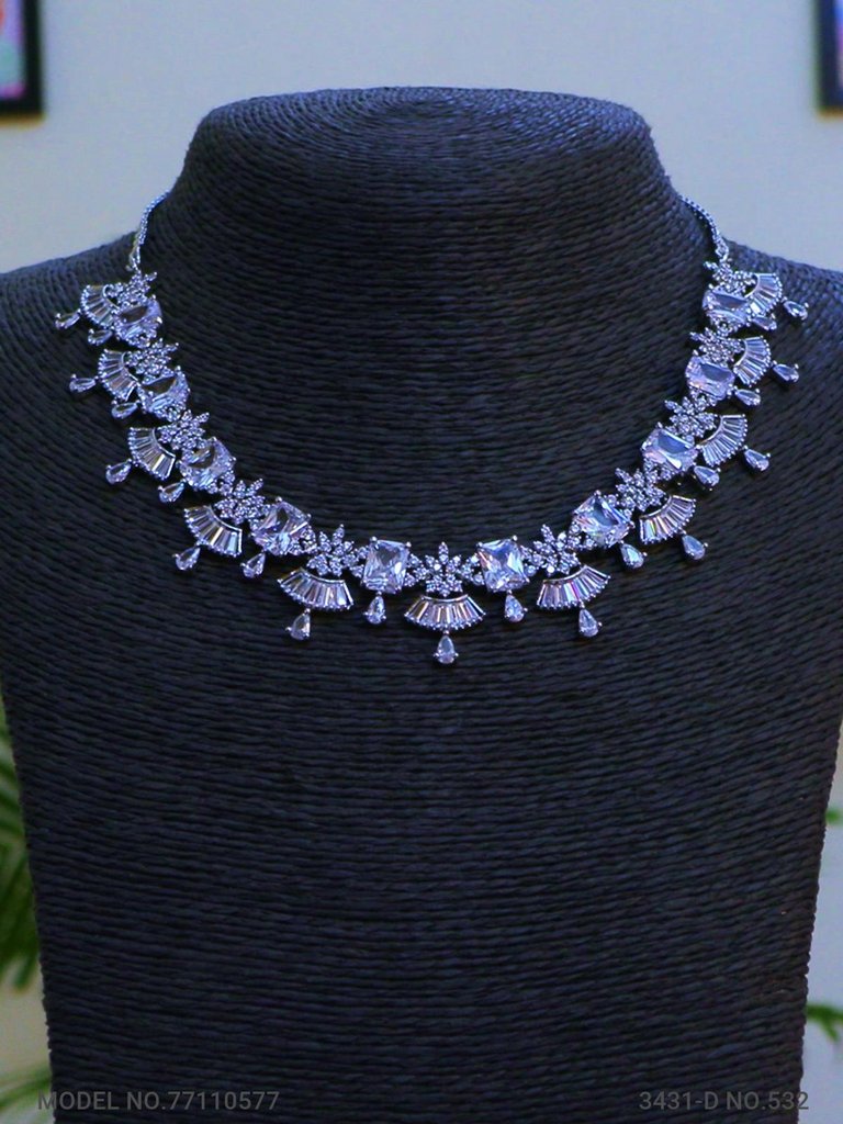 Handcrafted in India | Jewelry Set - View 2 - Amaara World