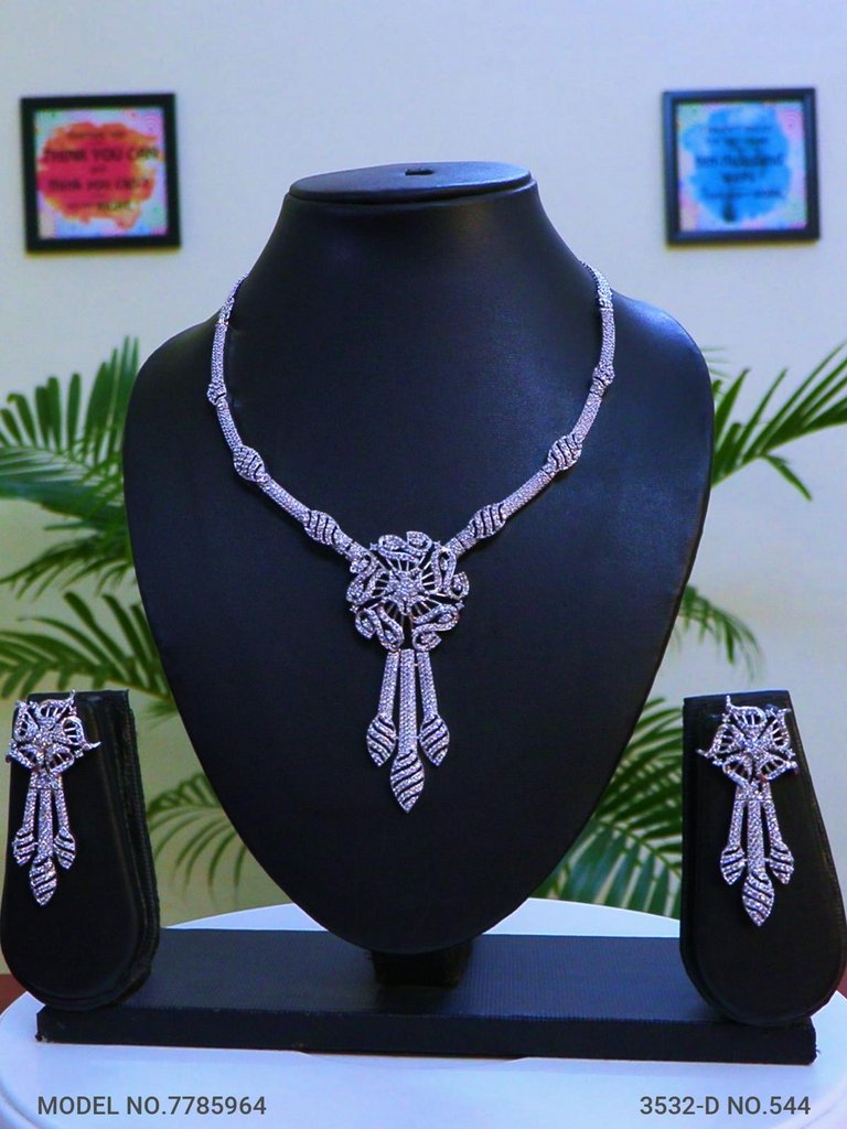 Ideal Gift for Traditional Ladies - Style 1 - Amaara World