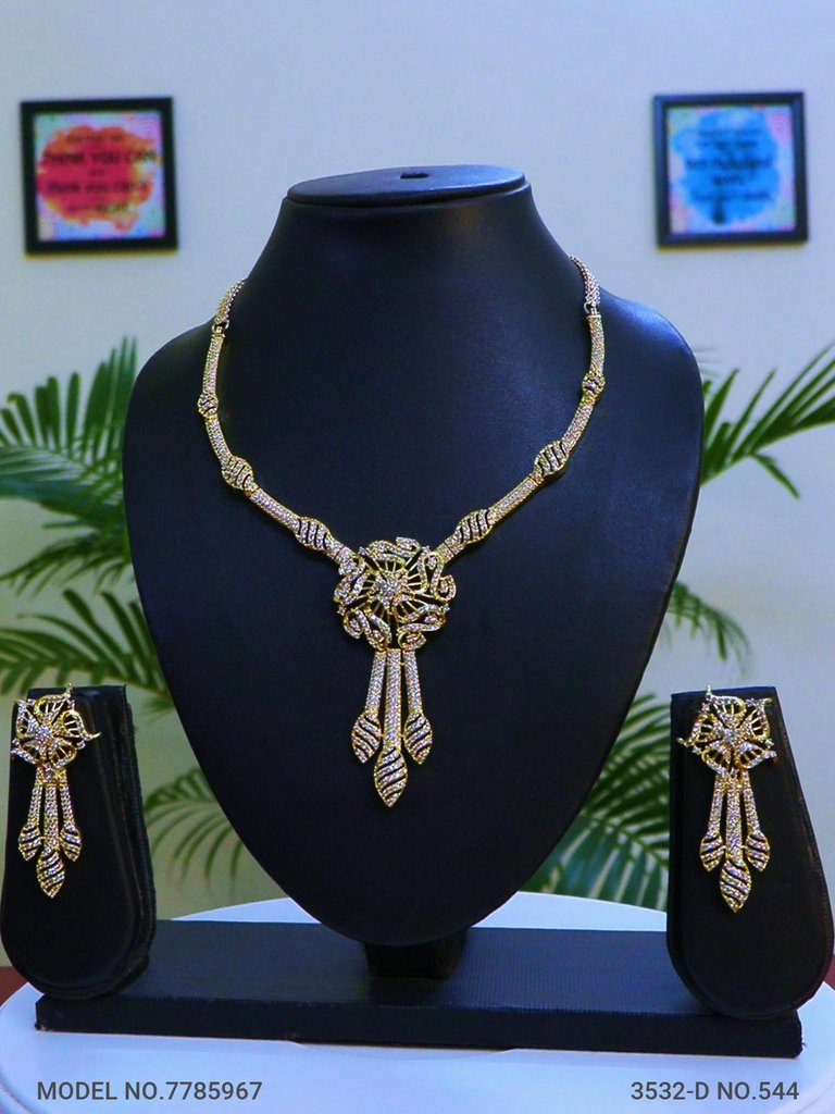 Ideal Gift for Traditional Ladies - Style 2 - Amaara World