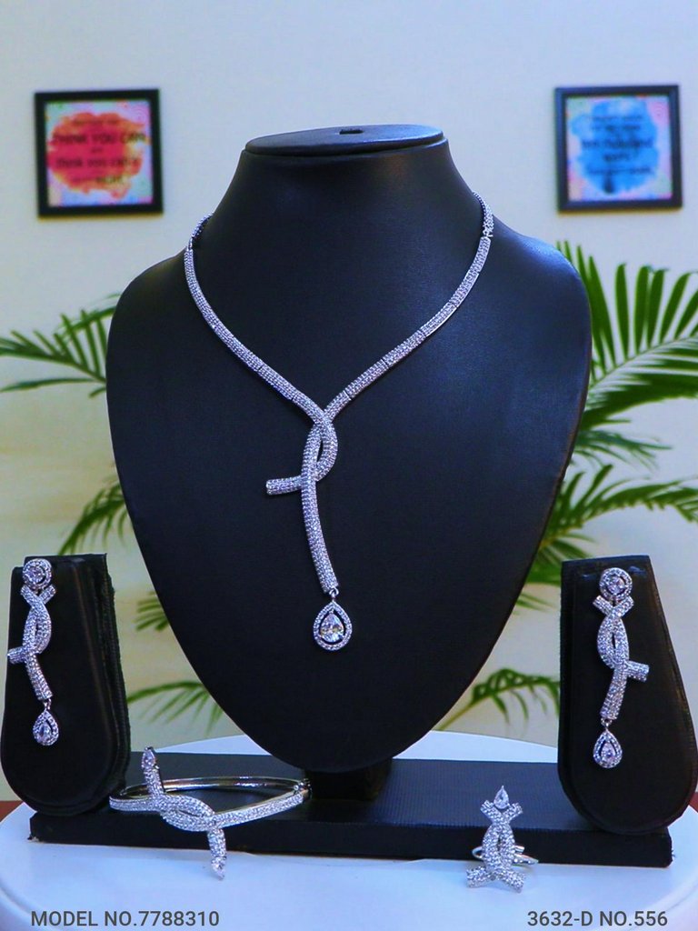 When Glamour meets Art ! - Style 1 - Amaara World