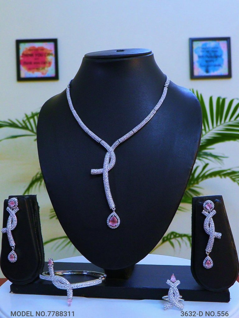 When Glamour meets Art ! - Style 2 - Amaara World