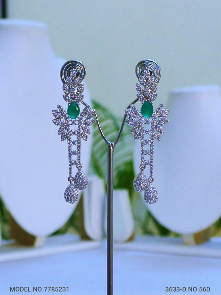 Ideal Gift for Traditional Ladies - View 3 - Amaara World