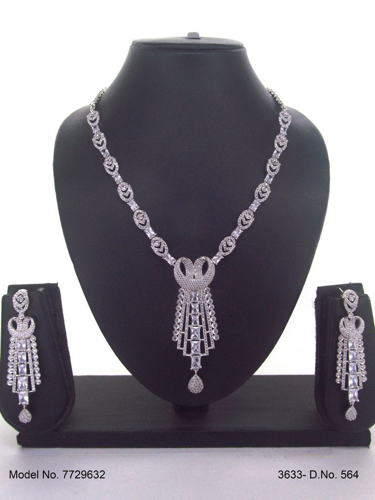 Friendship of Tradition and Trend - Style 1 - Amaara World