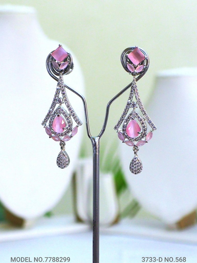Amazing Traditional Jewelry Set - View 3 - Amaara World