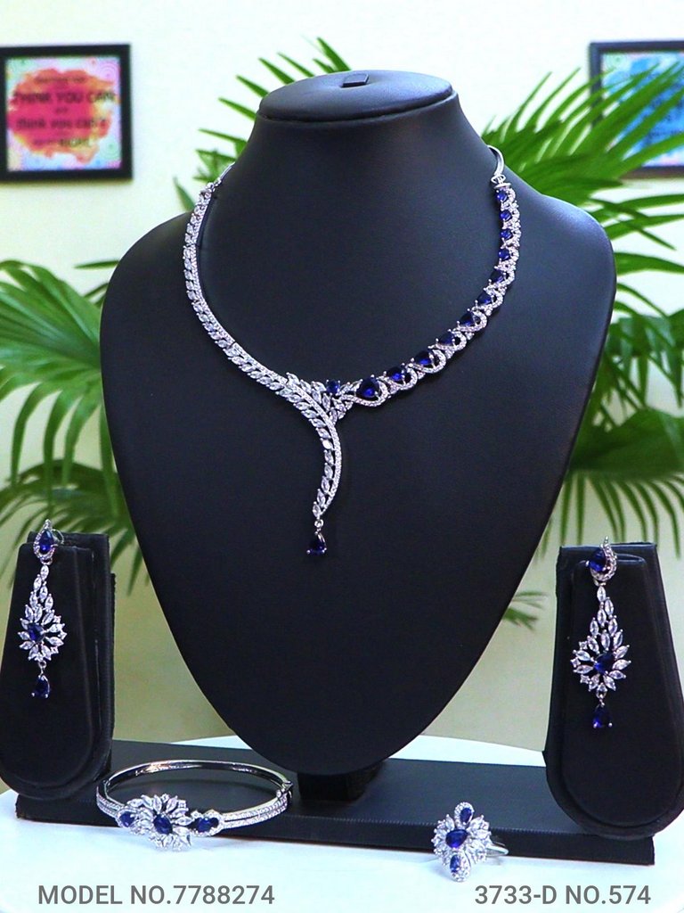 Bridesmaid Necklace Set for Traditional Weddings - Style 3 - Amaara World