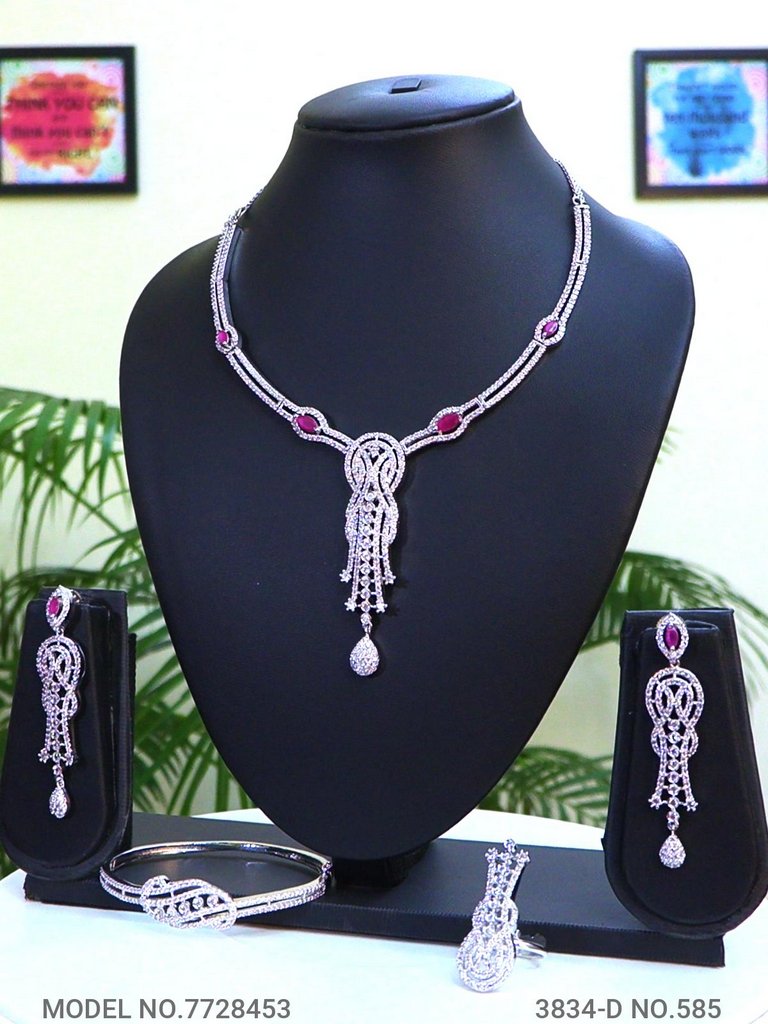 Need to woo a Woman ! Here it is.. - Style 1 - Amaara World
