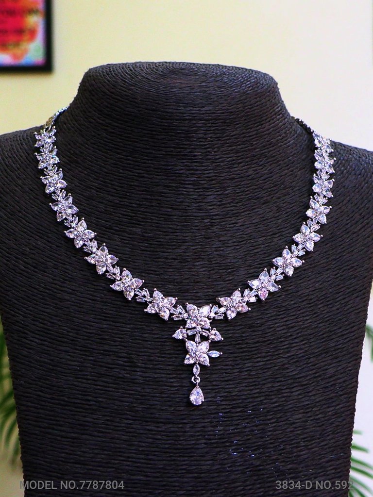 Traditional American Diamond Set - View 2 - Amaara World