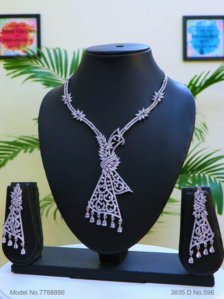 Ideal Gift for Traditional Ladies - Style 1 - Amaara World