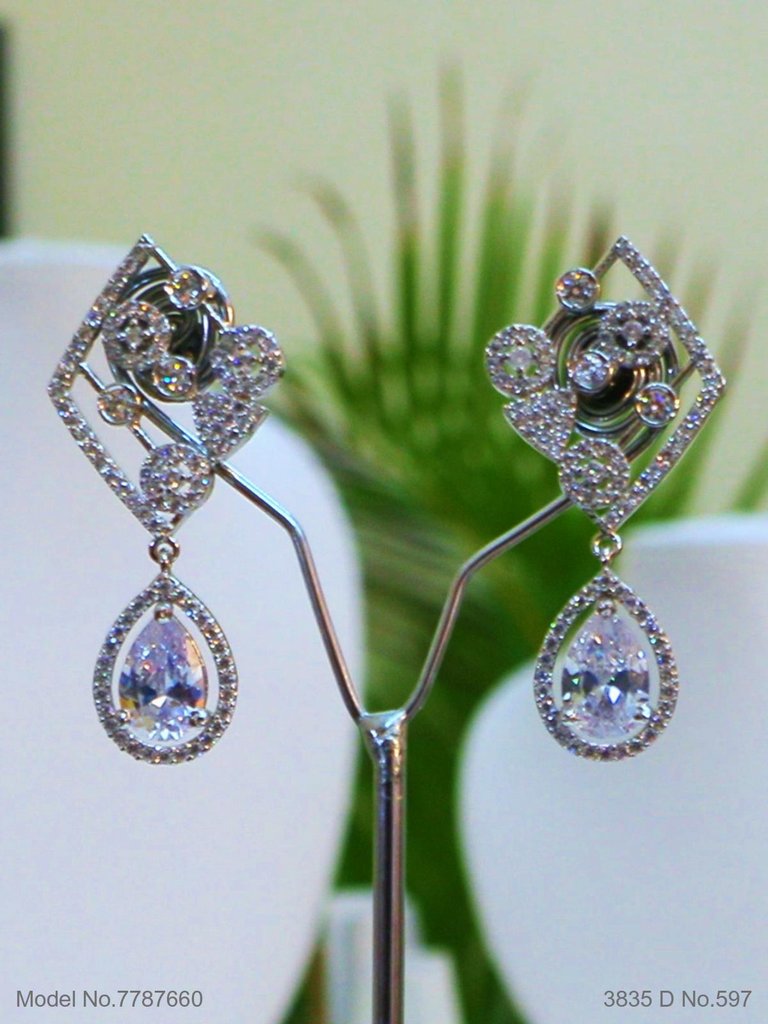 Necklace Designed by Passionate Craftsmen ! - View 3 - Amaara World