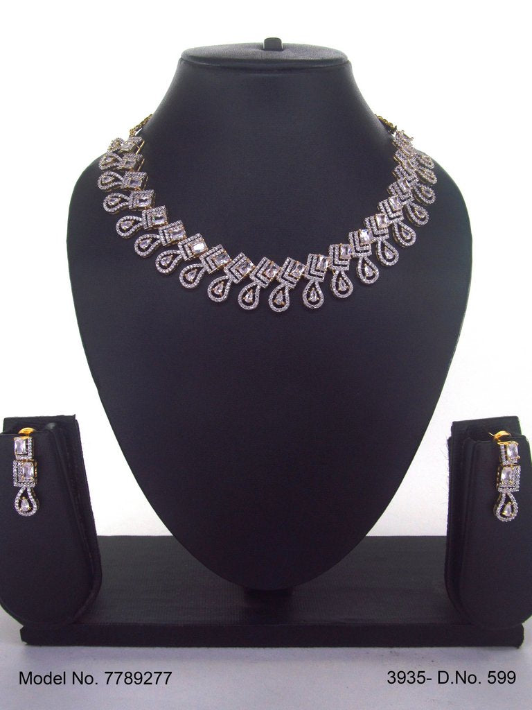 Handmade Traditional Masterpiece Zircon Jewelry Set - Style 2 - Amaara World