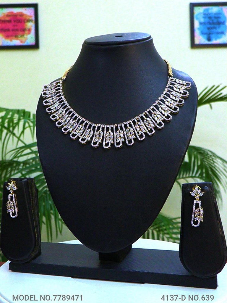 Traditional Design | American Diamond Jewelry Set - Style 1 - Amaara World