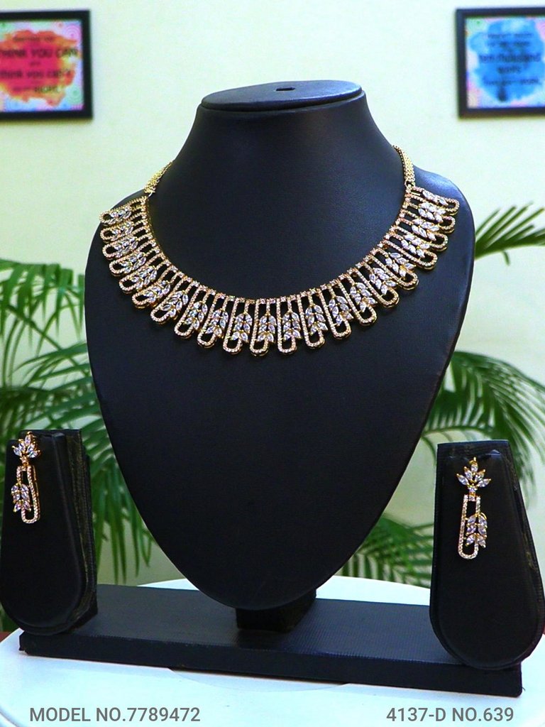 Traditional Design | American Diamond Jewelry Set - Style 2 - Amaara World