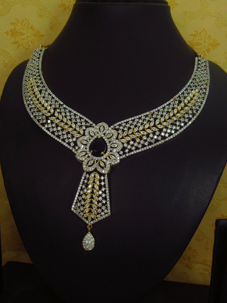Traditional Zirconia Jewelry Set for Classy Women - View 2