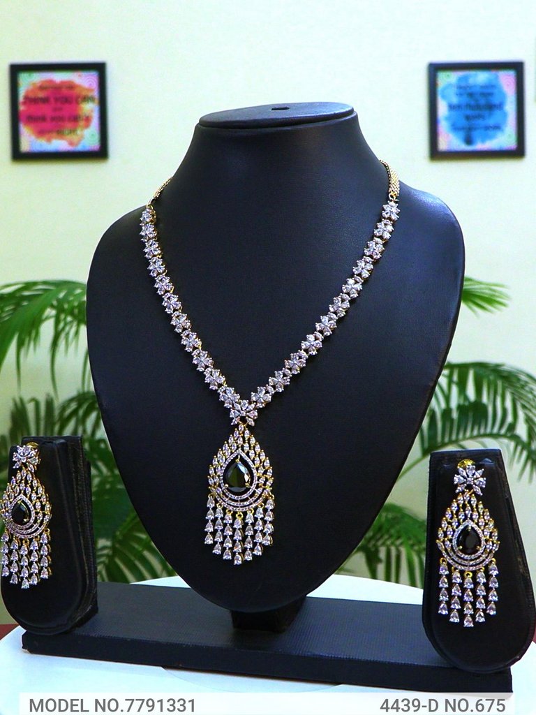 Traditional Design | American Diamond Jewelry Set - Style 2 - Amaara World