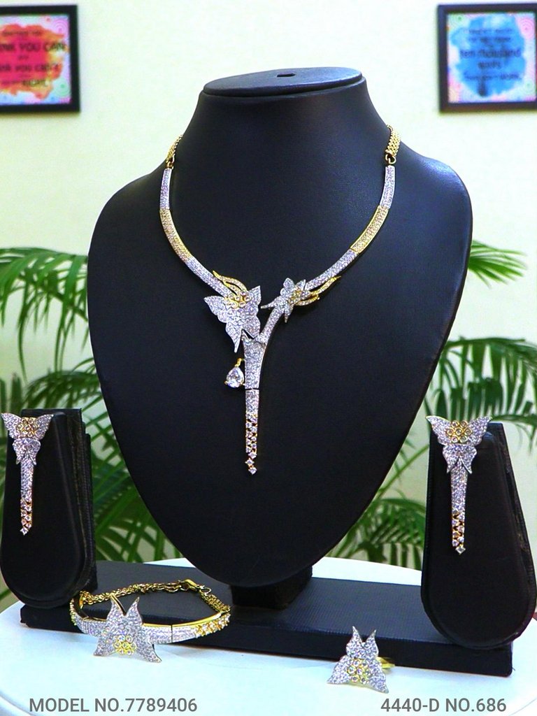 Wedding Gifts for Wedding Parties - Style 1 - Amaara World