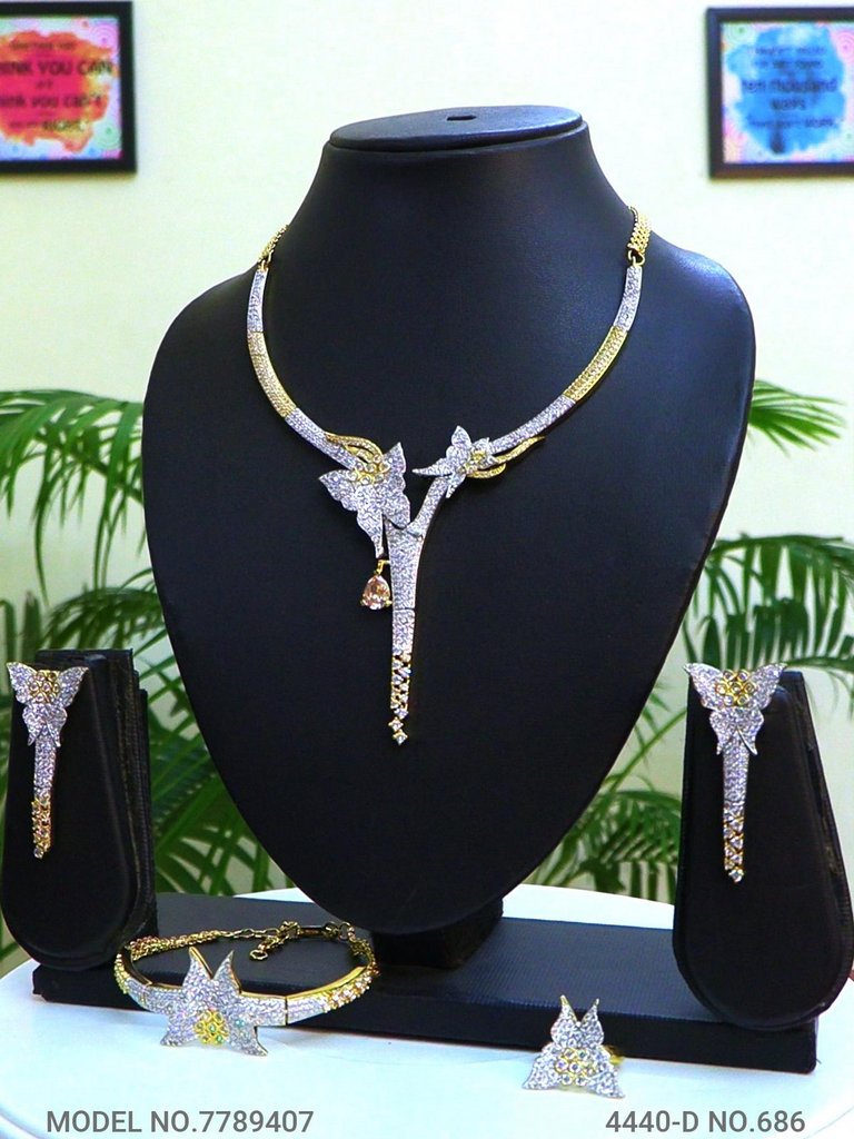 Wedding Gifts for Wedding Parties - Style 2 - Amaara World