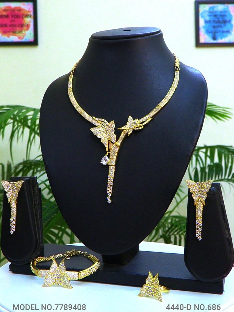 Wedding Gifts for Wedding Parties - Style 3 - Amaara World