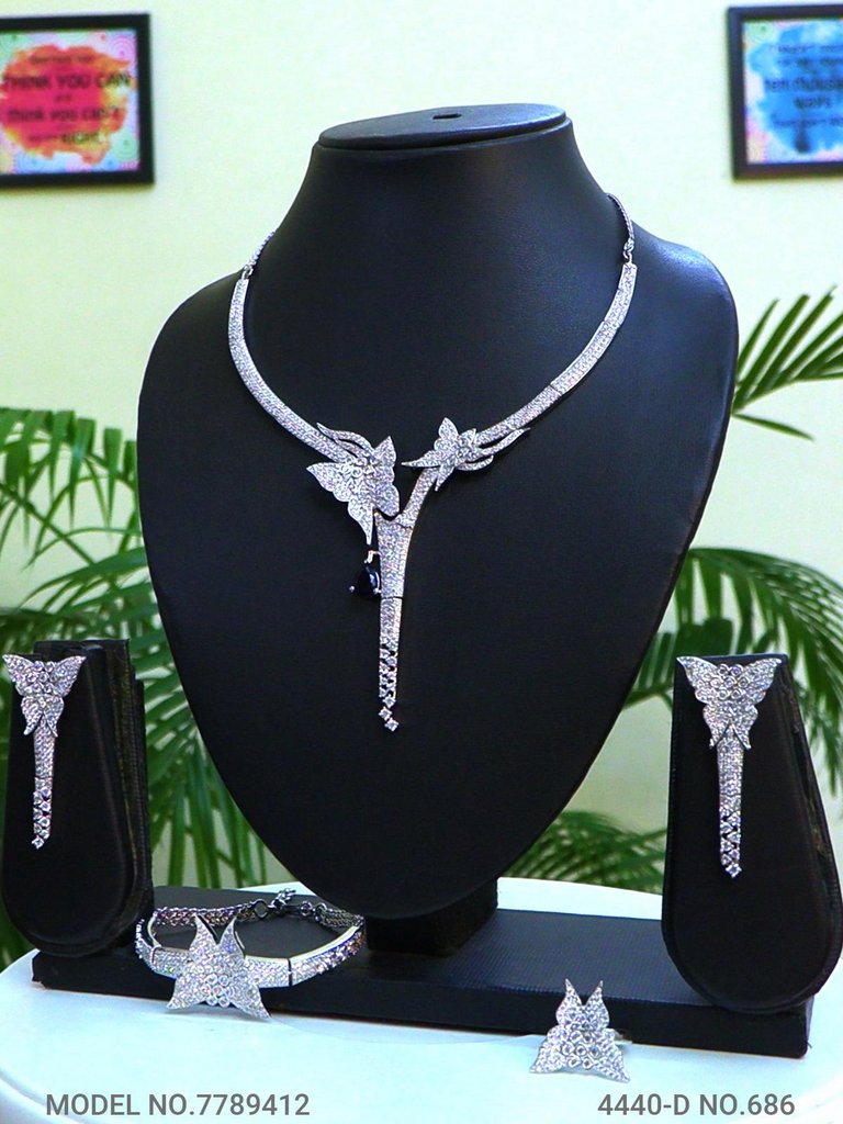 Wedding Gifts for Wedding Parties - Style 7 - Amaara World