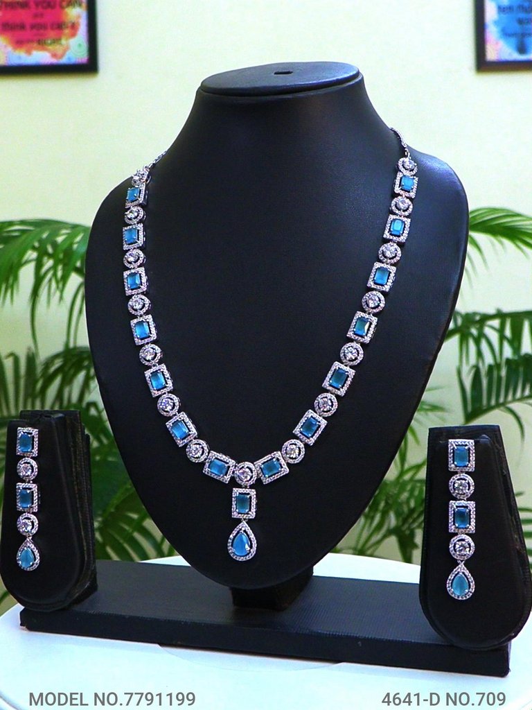 Traditional Pattern will always Stay - Style 2 - Amaara World