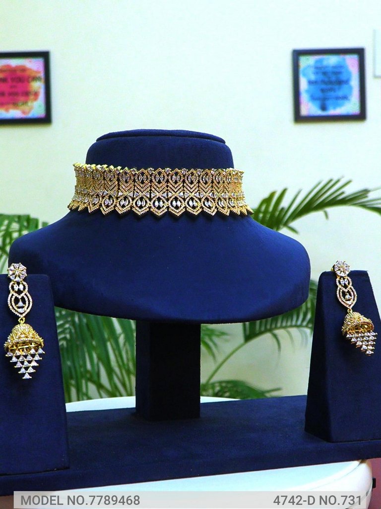 Traditional yet Trendy Design | Ideal for your Parties ! - Amaara World USA - SKU 7789468