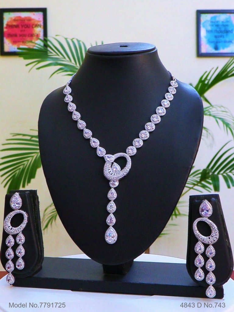 Traditional Necklaces in Trend - Amaara World USA - SKU 7791725