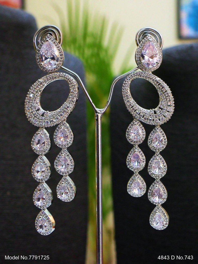Traditional Necklaces in Trend - View 3 - Amaara World