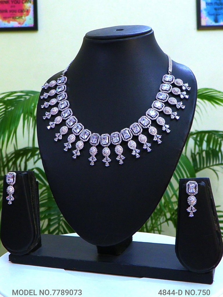 Indian Craftsmanship at its Best ! - Style 1 - Amaara World