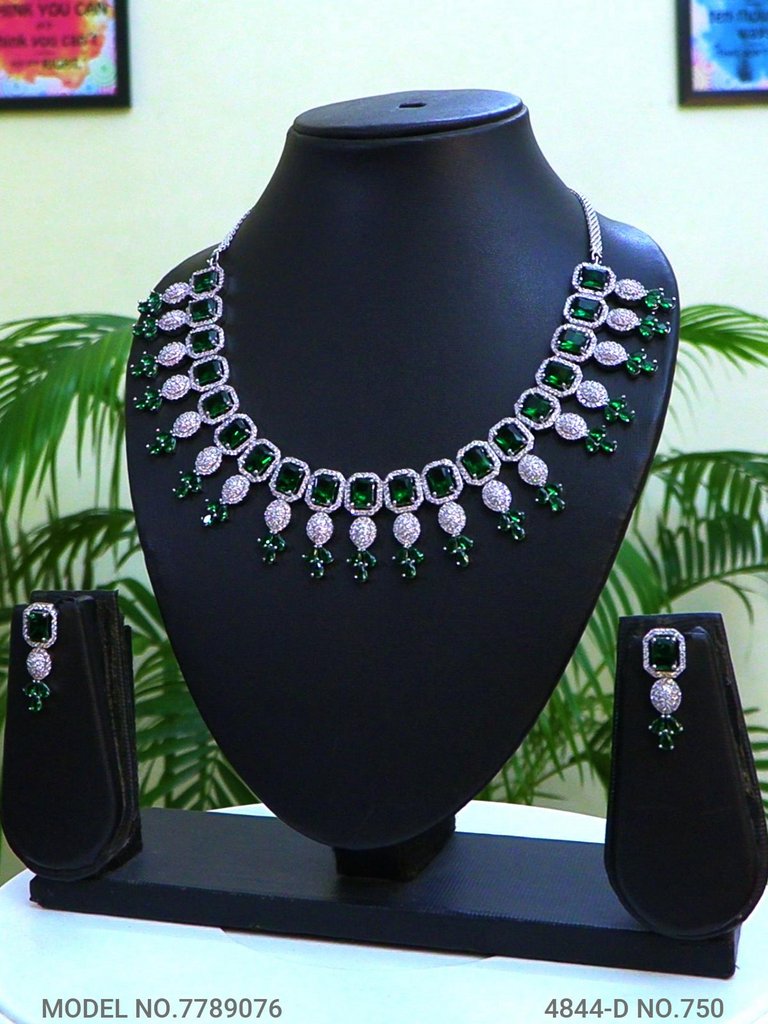 Indian Craftsmanship at its Best ! - Style 3 - Amaara World