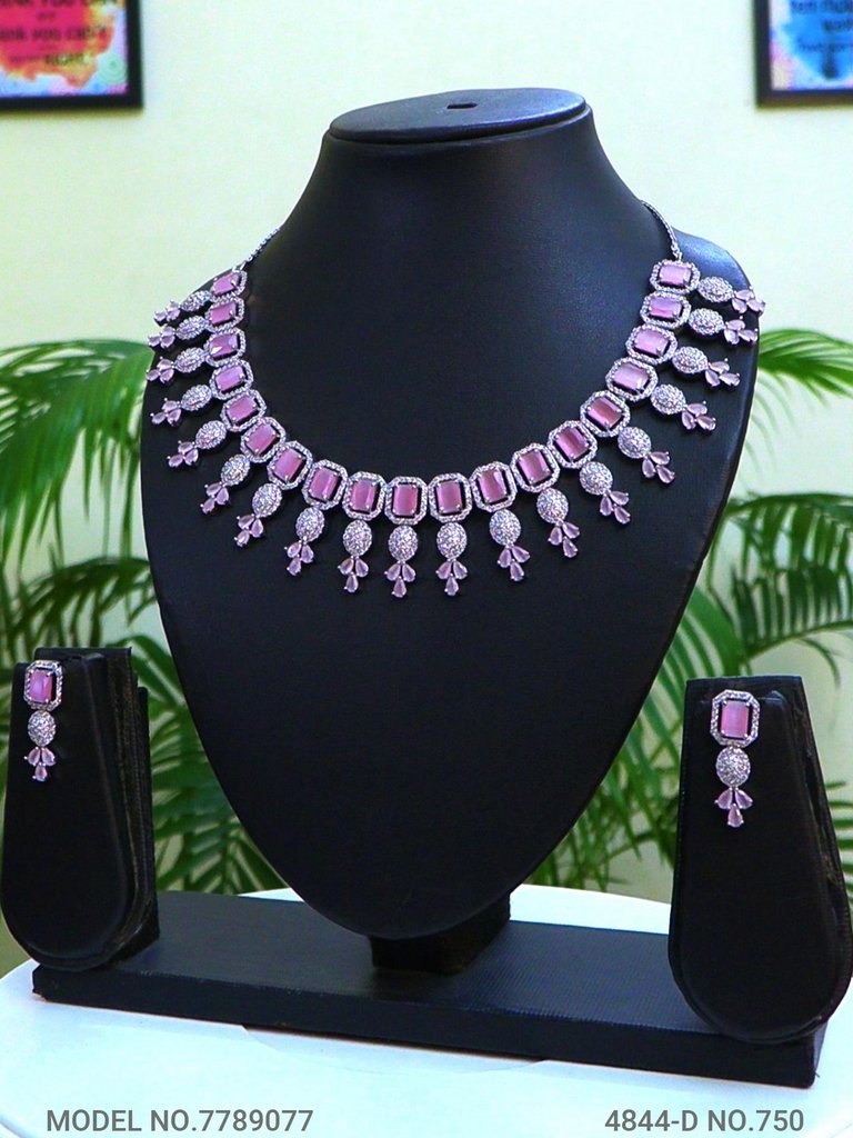 Indian Craftsmanship at its Best ! - Style 4 - Amaara World