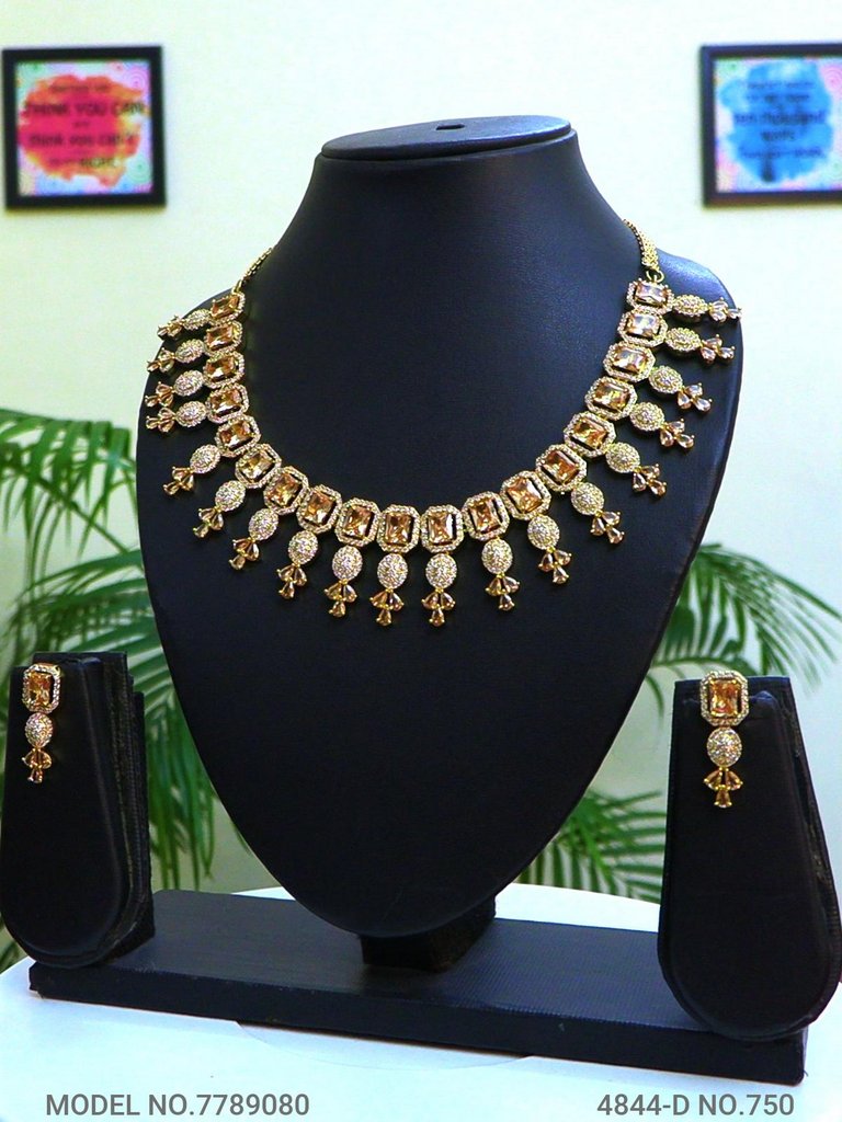 Indian Craftsmanship at its Best ! - Style 6 - Amaara World